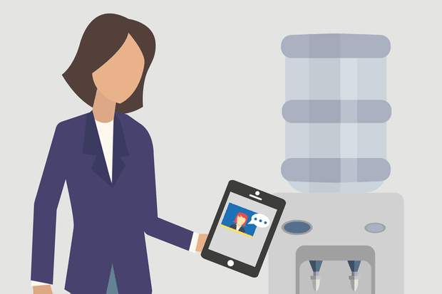 Lady-holding-tablet
